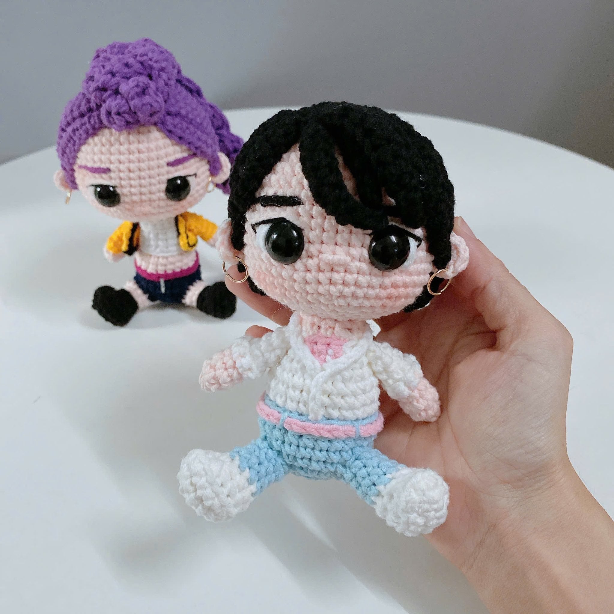 Huntrix crochet doll/kpop demon hunter girl : Mira, Rumi, Zoey, Jinu