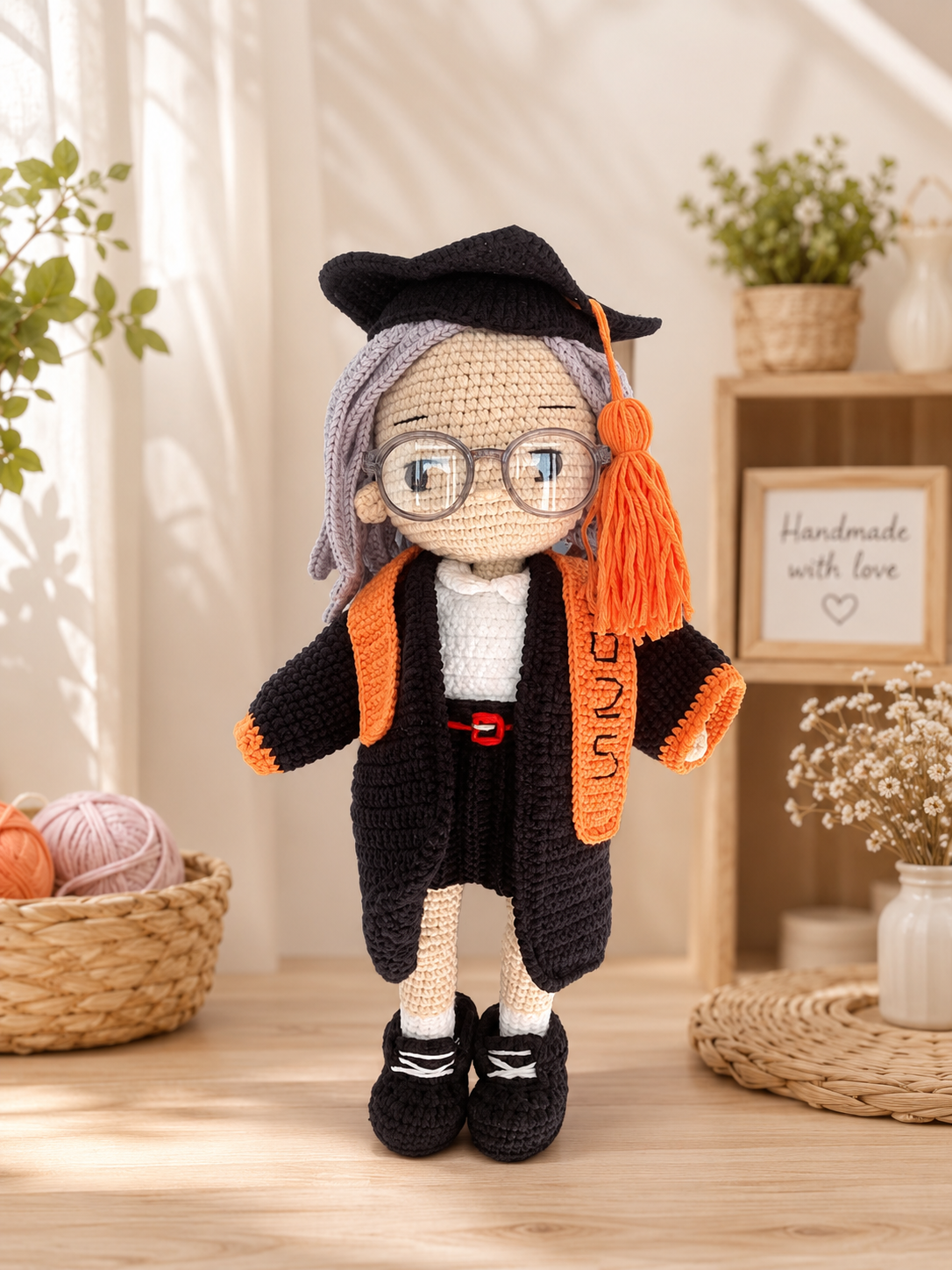 Graduation Crochet Doll with Glasses – Personalized Handmade Amigurumi Graduate Gift, Custom Graduation Keepsake