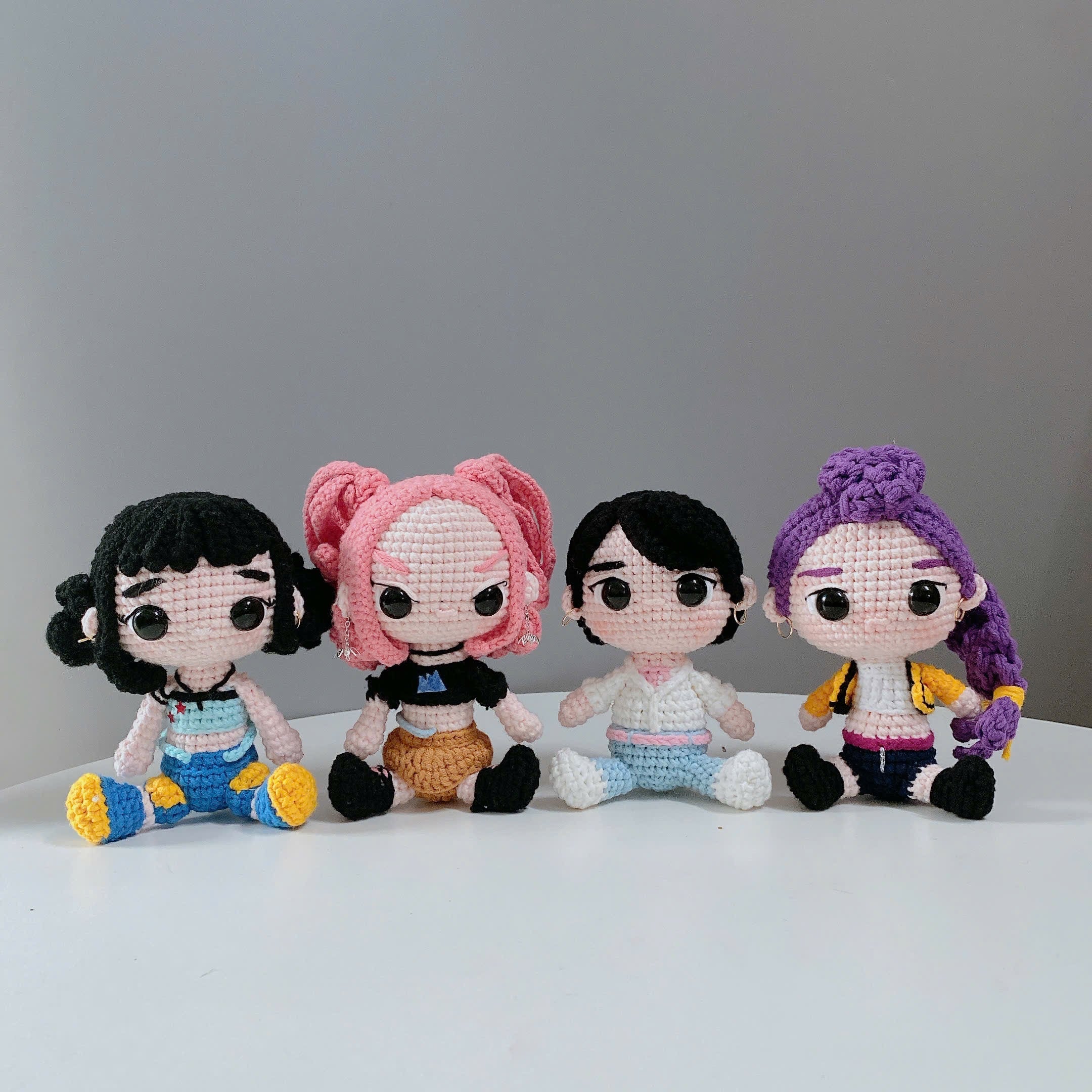 Huntrix crochet doll/kpop demon hunter girl : Mira, Rumi, Zoey, Jinu